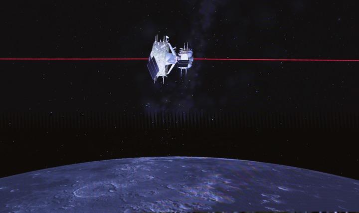Cina: Chang’e 6 completa aggancio in orbita lunare, trasferisce campioni su returner