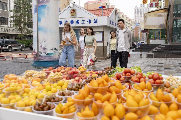 Cina: politiche di ingresso piu’ semplici favoriscono turismo (1)