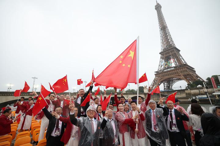 Delegazione cinese alla cerimonia di apertura delle Olimpiadi di Parigi