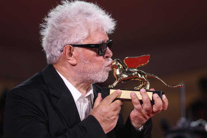 Italia: cerimonia di premiazione dell’81esima Mostra del cinema di Venezia (1)