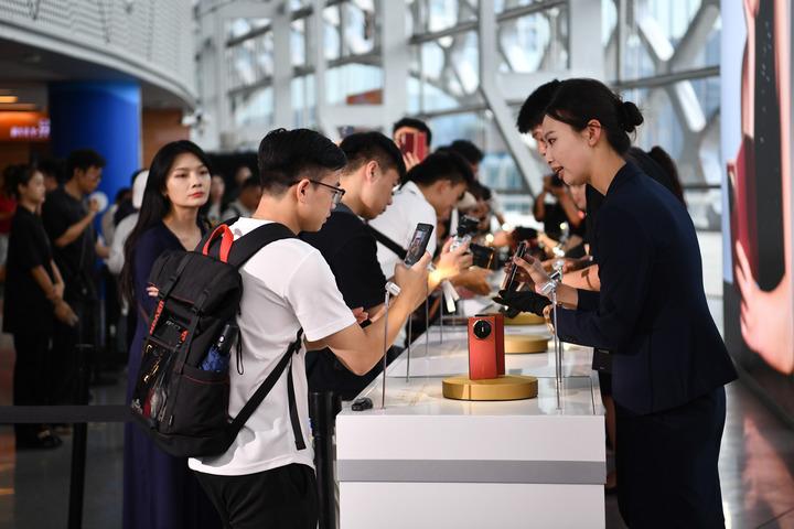 Cina: Guangdong, Huawei presenta nuovi prodotti a evento di lancio (2)