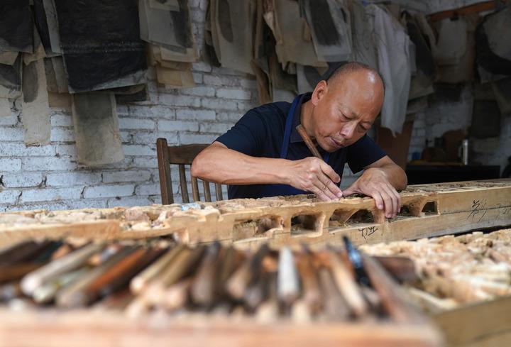 Cina: arte dell’intaglio del legno di Wuyuan (1)